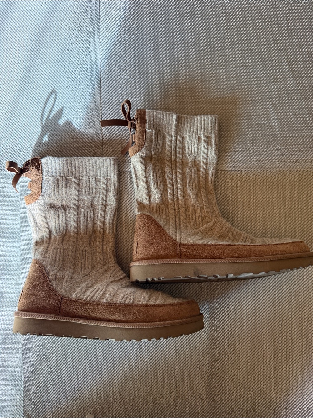 UGG Cream Cable-Knit & Chestnut Suede Bow Boots – Women’s Size 10